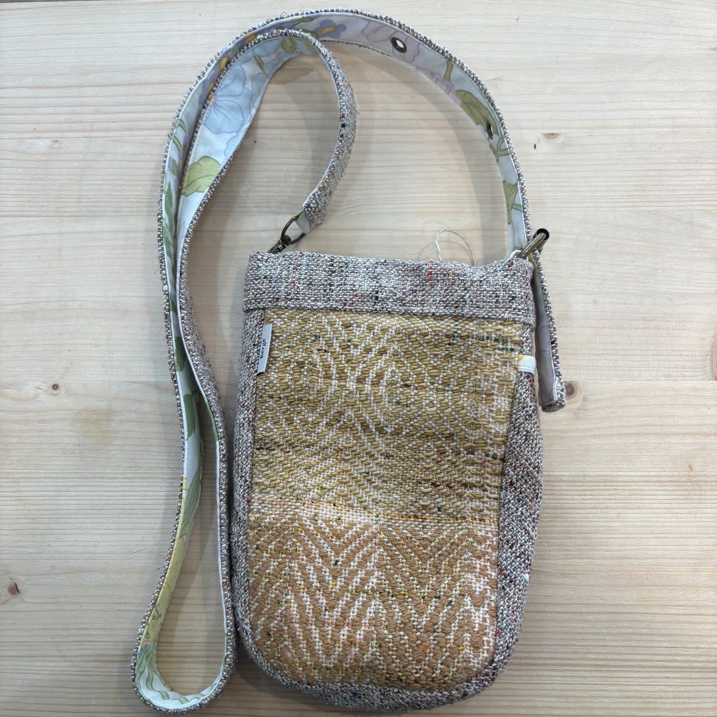 Sac tissé à bandoulière