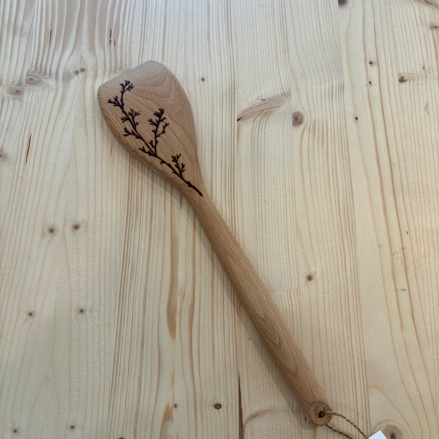 Cuillère en bois à bout plat pyrogravée à la main – Branche