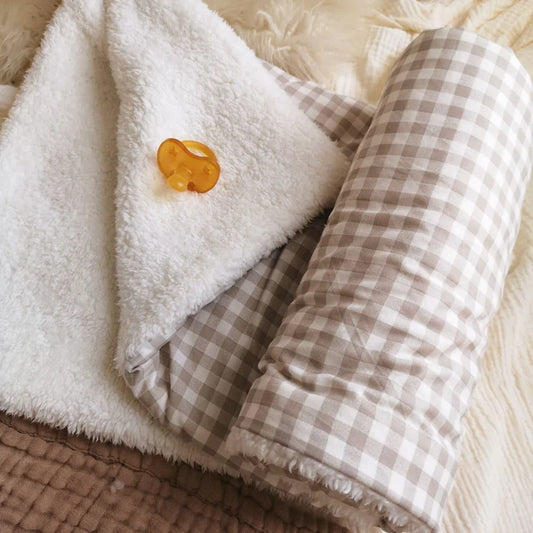 Couverture pour berceau à carreaux - Beige et blanc