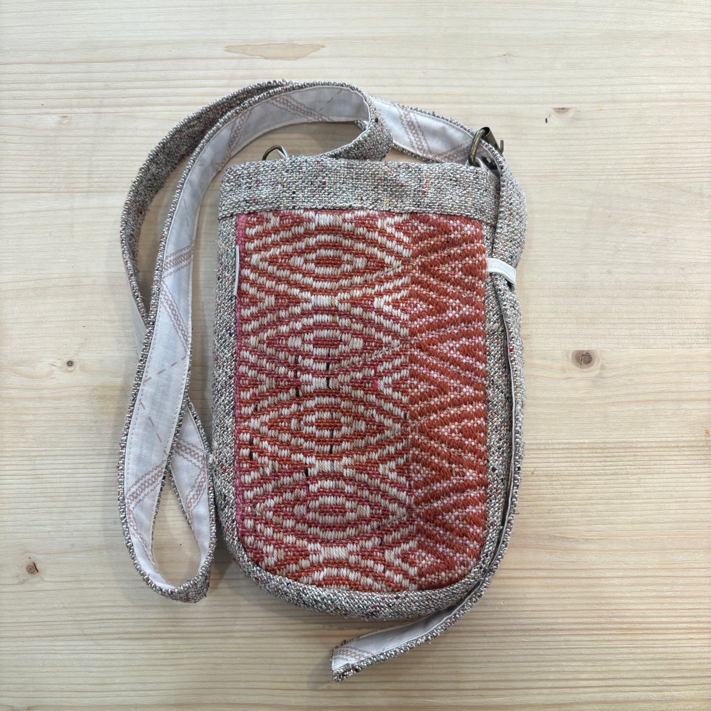 Sac tissé à bandoulière